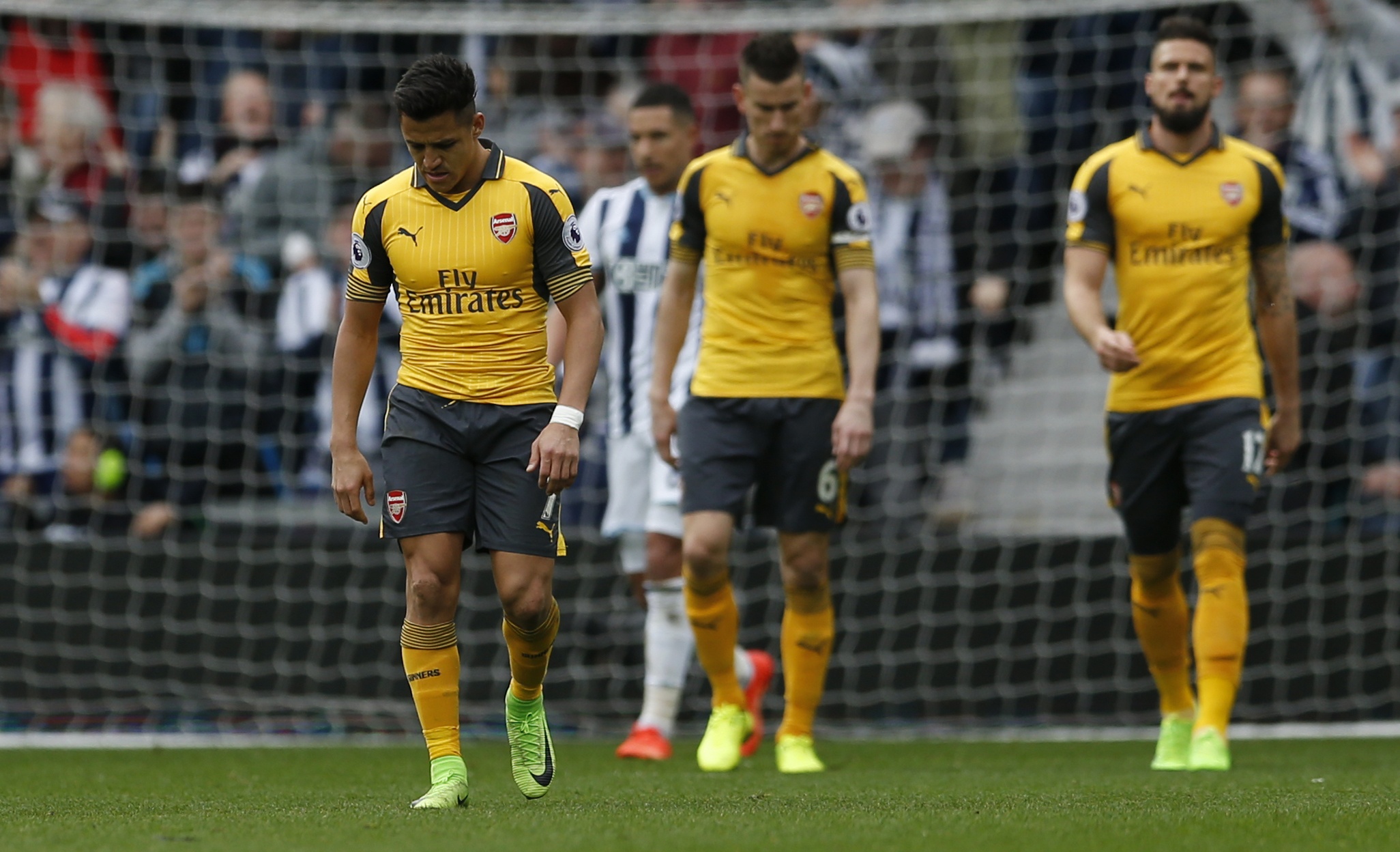 Arsenal thua tran thu 2 lien tiep anh 12