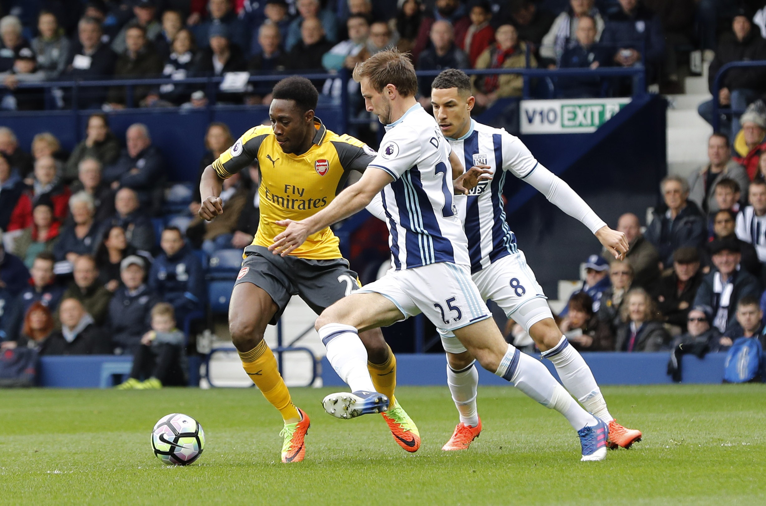 Arsenal thua tran thu 2 lien tiep anh 2