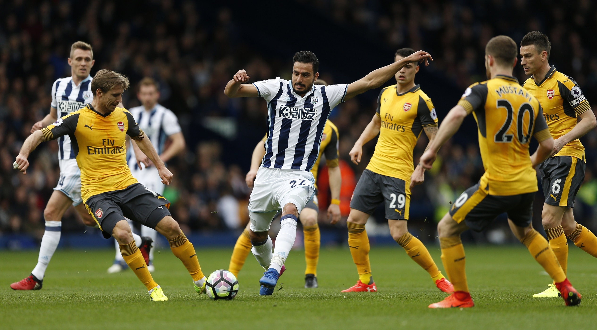 Arsenal thua tran thu 2 lien tiep anh 7