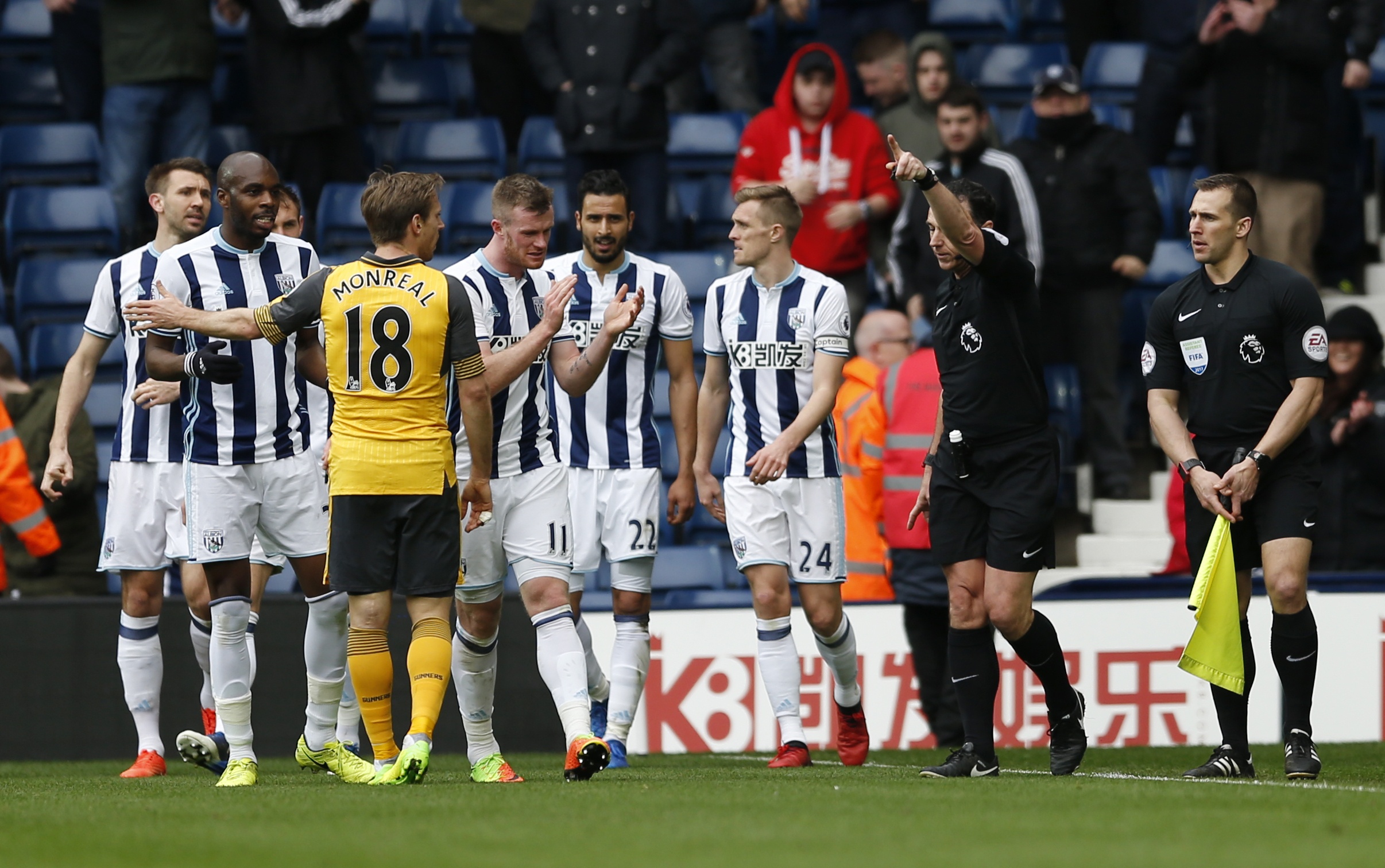 Arsenal thua tran thu 2 lien tiep anh 9