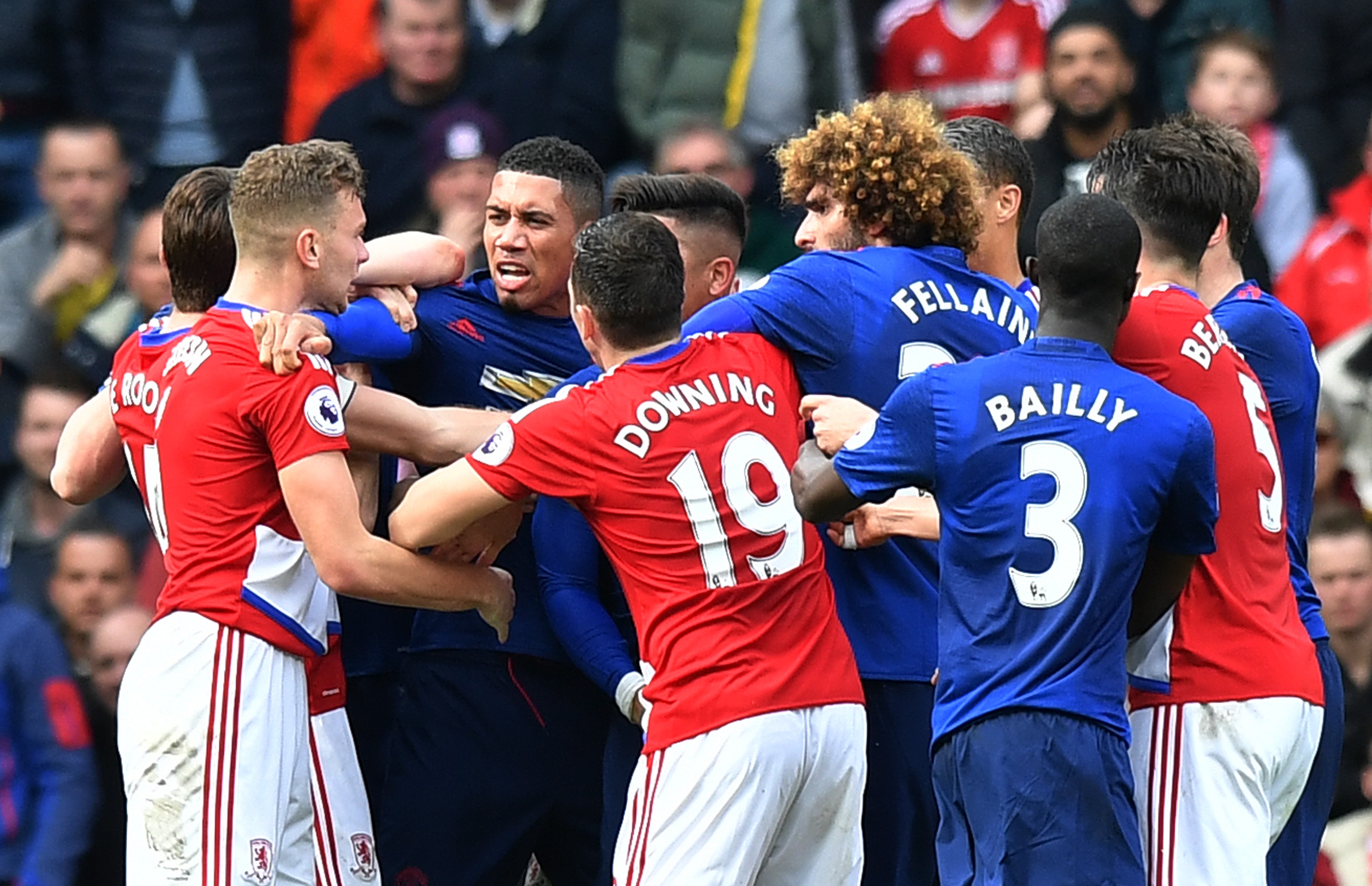 MU vuot mat Arsenal tren bang xep hang anh 10