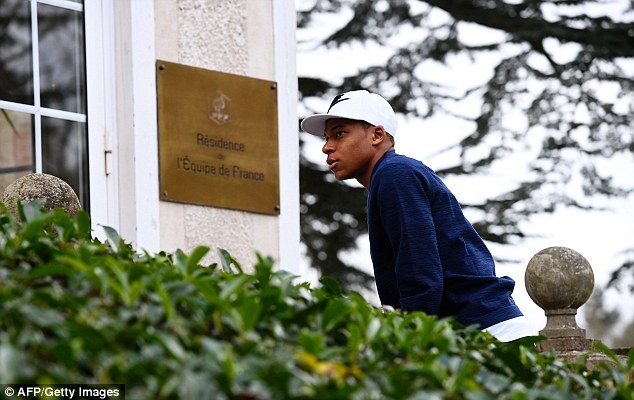 Pogba không phải lên tuyển ảnh 2 Pogba khong phai len tuyen anh 2