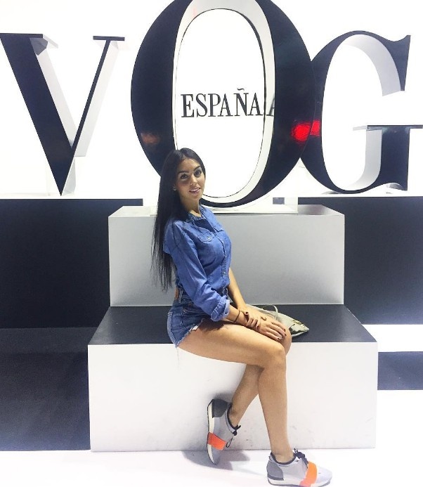 6 su that thu vi ve ban gai cua Ronaldo anh 4