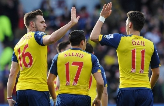 Arsenal sap mat nguyen doi hinh vao nam toi hinh anh