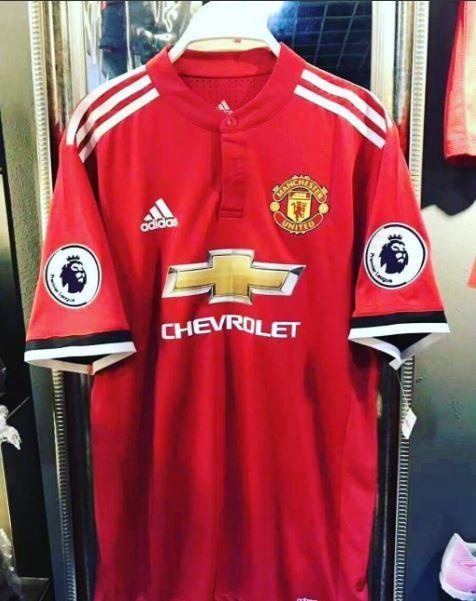 3 mau ao dau cua MU mua toi anh 1