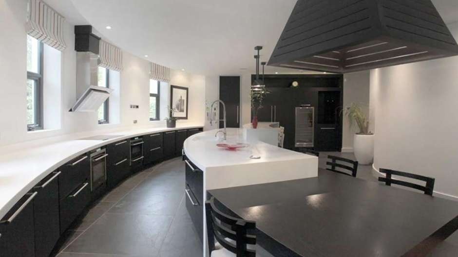 can ho tri gia 2, 9 trieu bang cua Paul Pogba anh 4