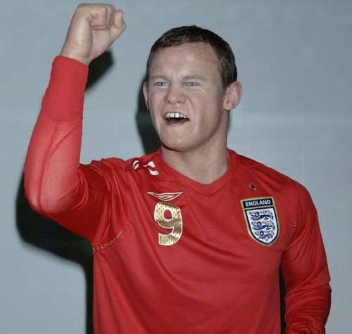 thảm họa điêu khắc lấy cảm hứng từ sao bóng đá ảnh 8 tham hoa dieu khac lay cam hung tu sao bong da anh 8