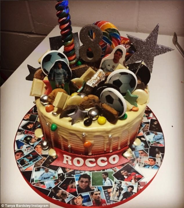 bánh sinh nhật in hình Ronaldo ảnh 1 banh sinh nhat in hinh Ronaldo anh 1