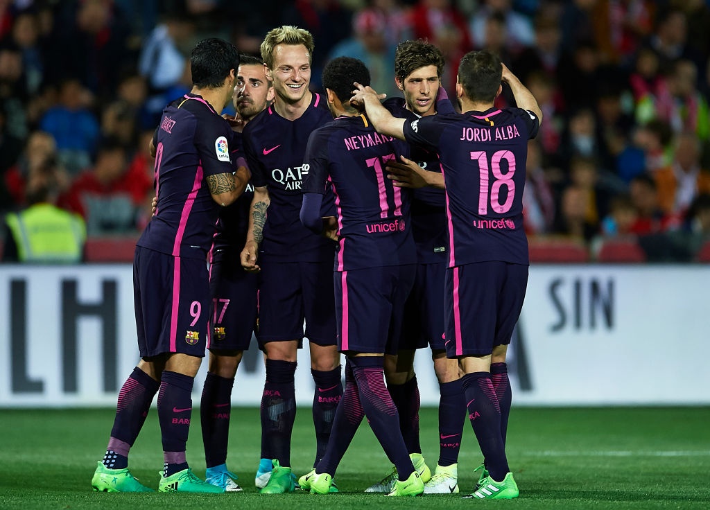 Barcelona pha hoi nong vao Real Madrid anh 9