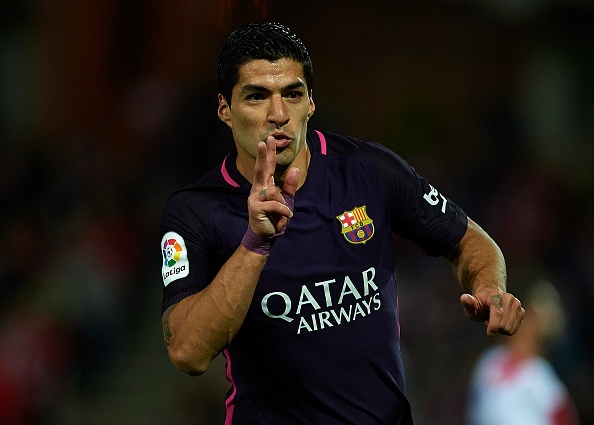 De bep Granada, Barca pha hoi nong vao Real Madrid hinh anh