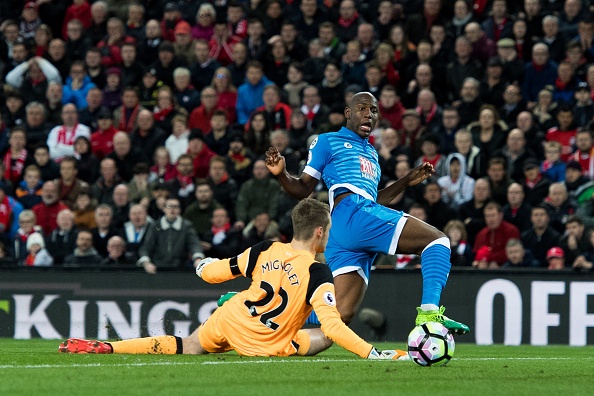 Liverpool lại bị đội chiếu dưới cầm hòa ảnh 2 Liverpool lai bi doi chieu duoi cam hoa anh 2