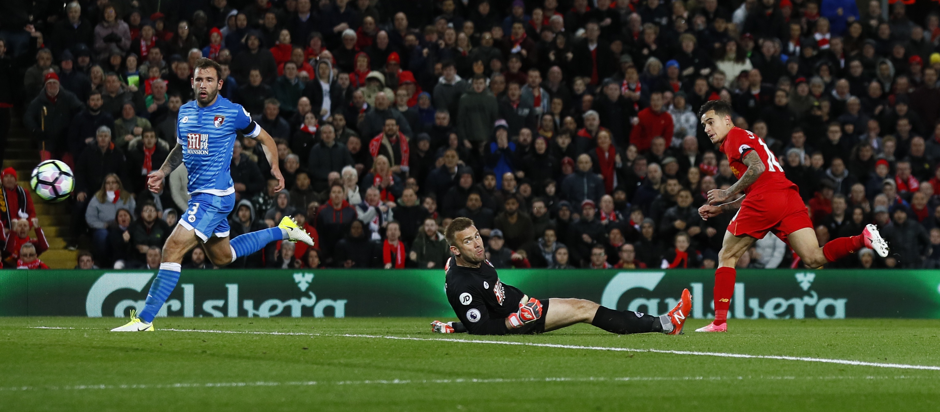 Liverpool lại bị đội chiếu dưới cầm hòa ảnh 5 Liverpool lai bi doi chieu duoi cam hoa anh 5