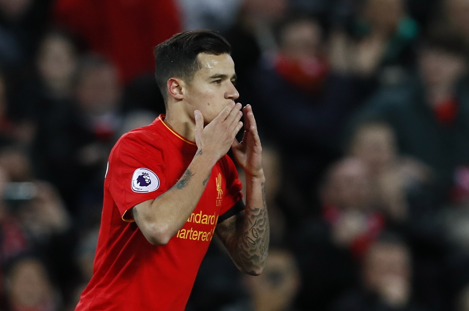 Liverpool lại bị đội chiếu dưới cầm hòa ảnh 4 Liverpool lai bi doi chieu duoi cam hoa anh 4