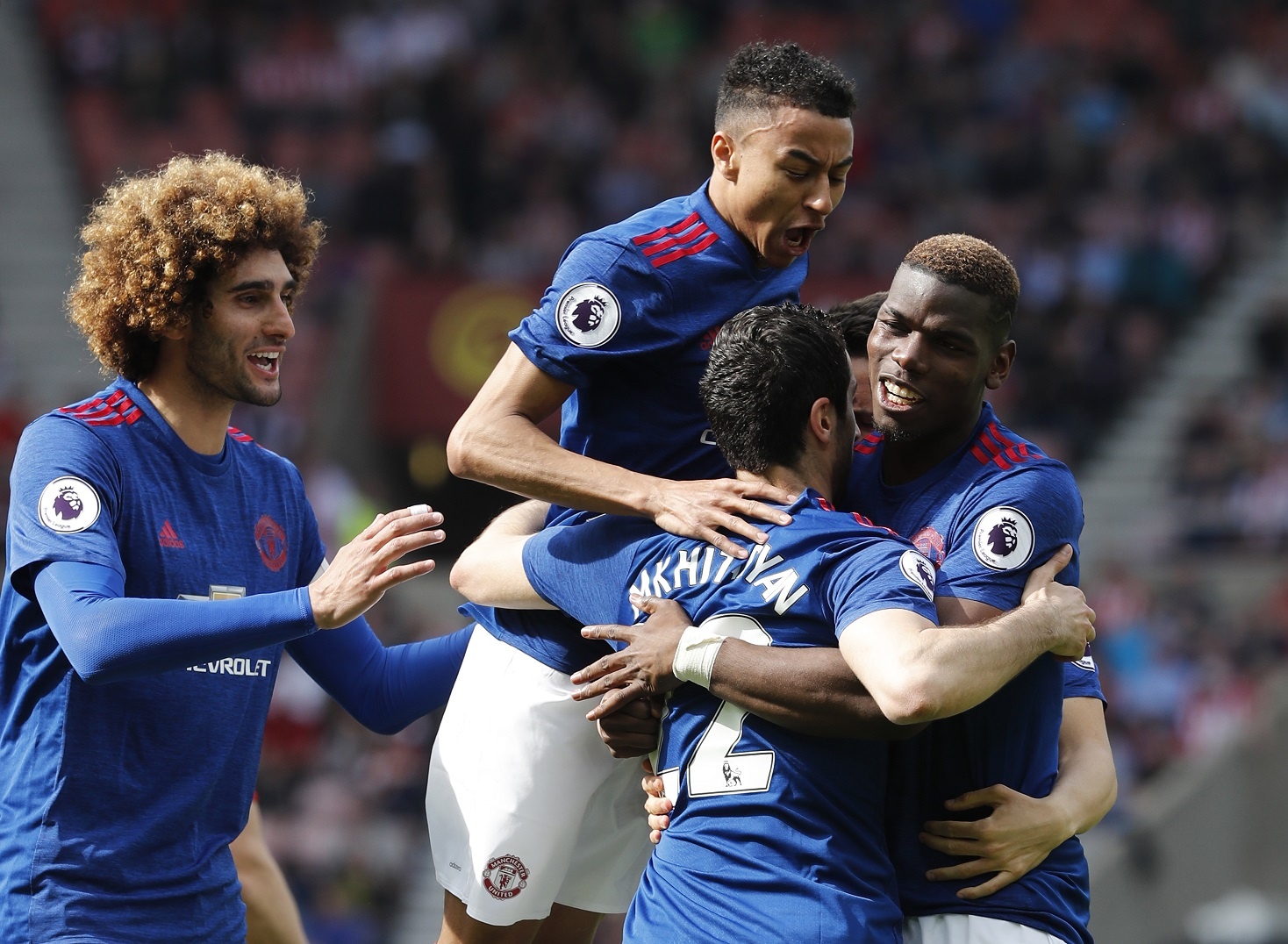 Ibra lập cột mốc trên sân khách ảnh 6 Ibra lap cot moc tren san khach anh 6