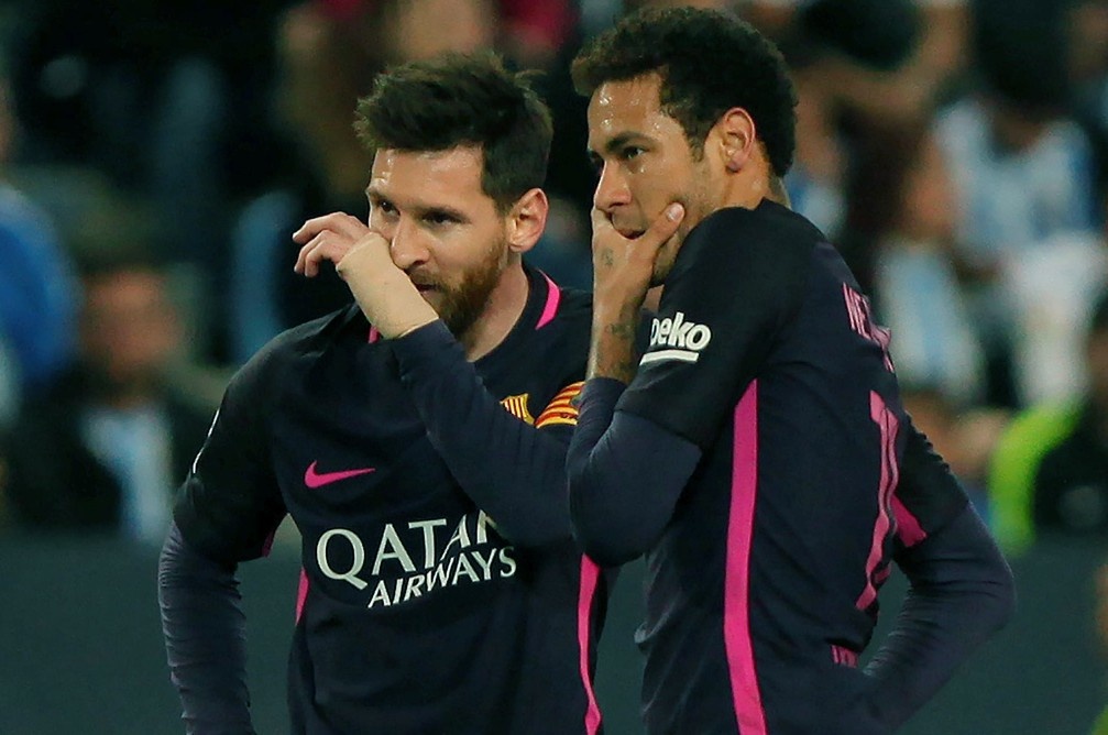 Neymar nhan the do, Barca thua soc Malaga hinh anh