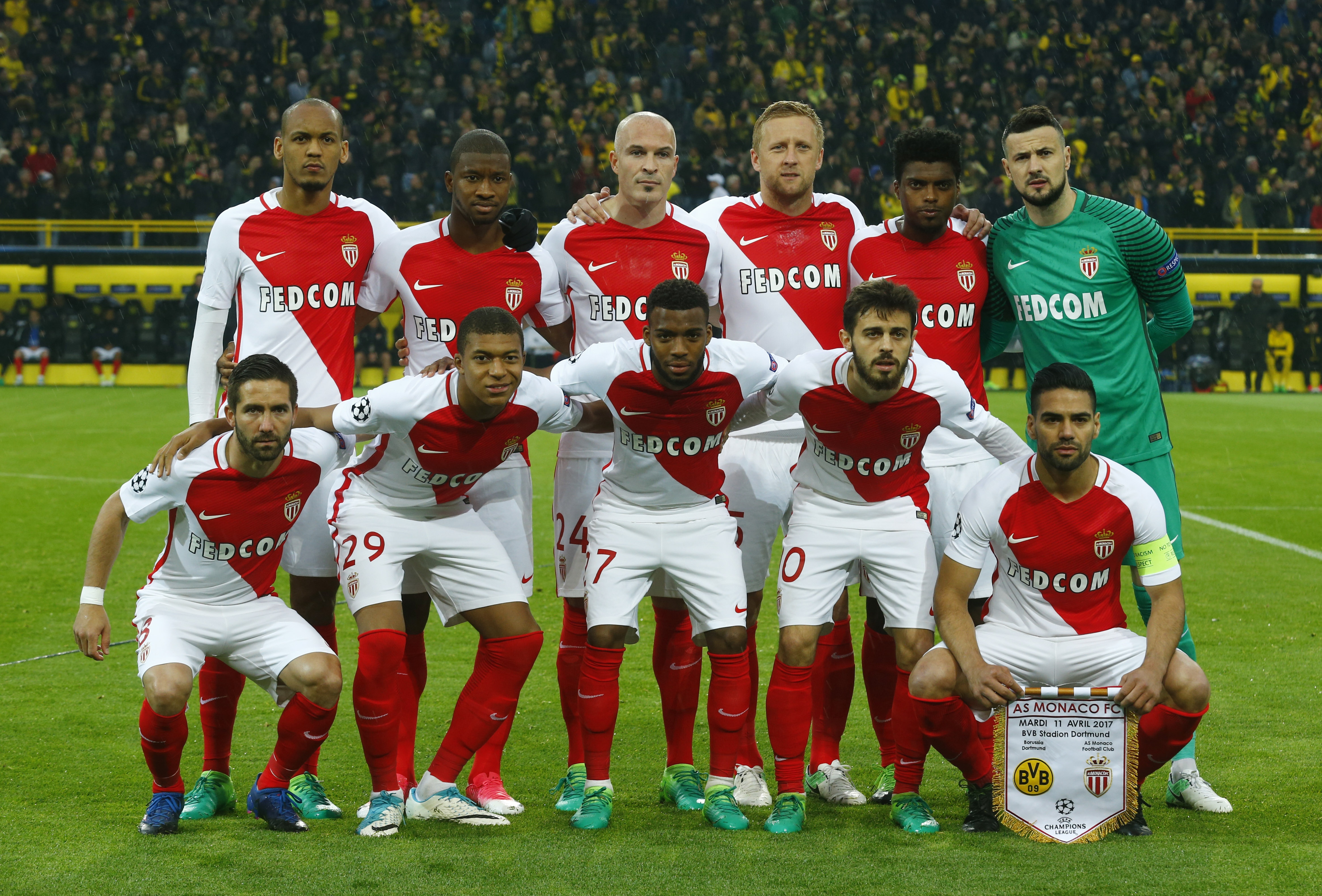 Kylian Mbappe toa sang,  Monaco ha Dortmund anh 2