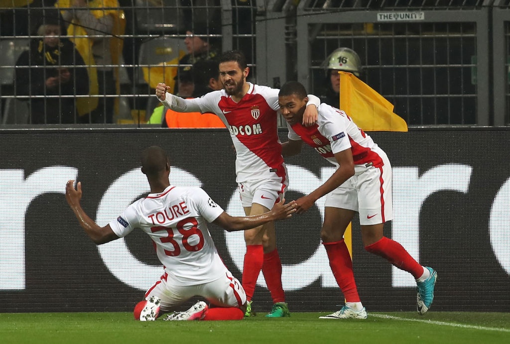 Kylian Mbappe toa sang,  Monaco ha Dortmund anh 5