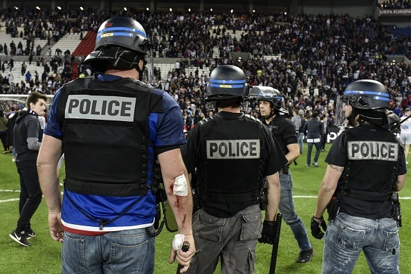 Ultras Thổ Nhĩ Kỳ xô xát đến đổ máu với cảnh sát ảnh 9 Ultras Tho Nhi Ky xo xat den do mau voi canh sat anh 9