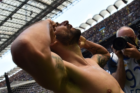 Milan hòa Inter 2-2 ảnh 3 Milan hoa Inter 2-2 anh 3