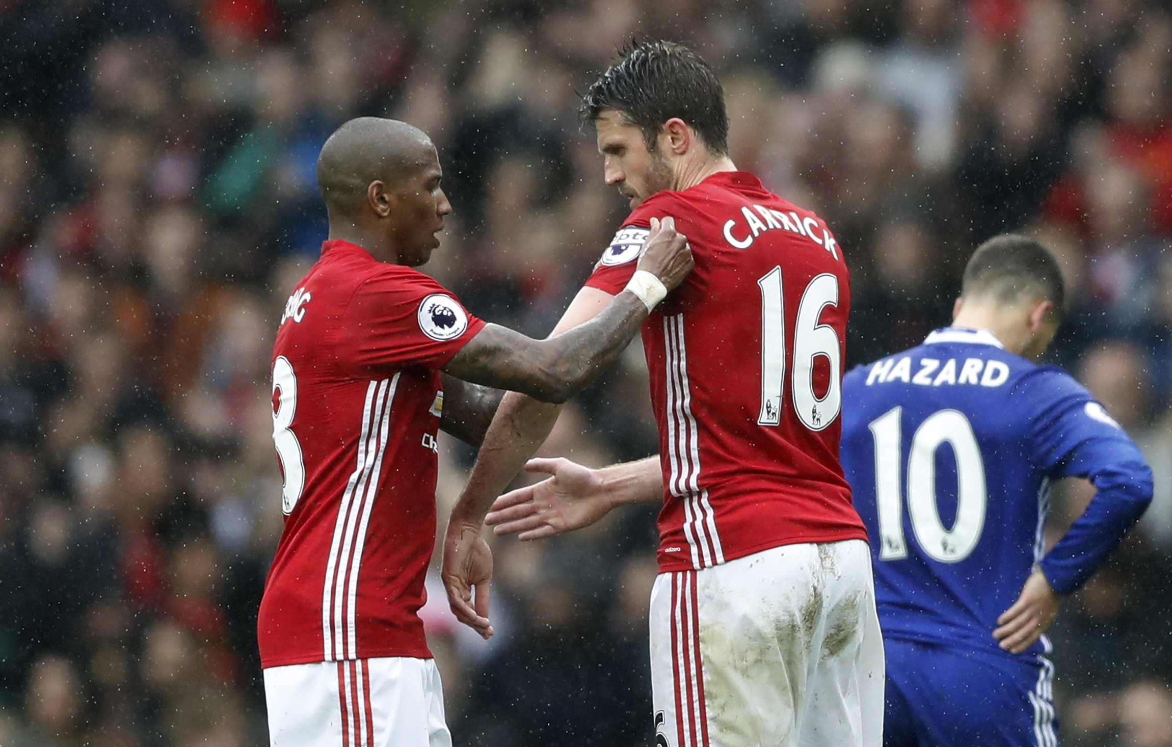 Cham diem Man Utd 2-0 Chelsea: Diem sang Herrera anh 12