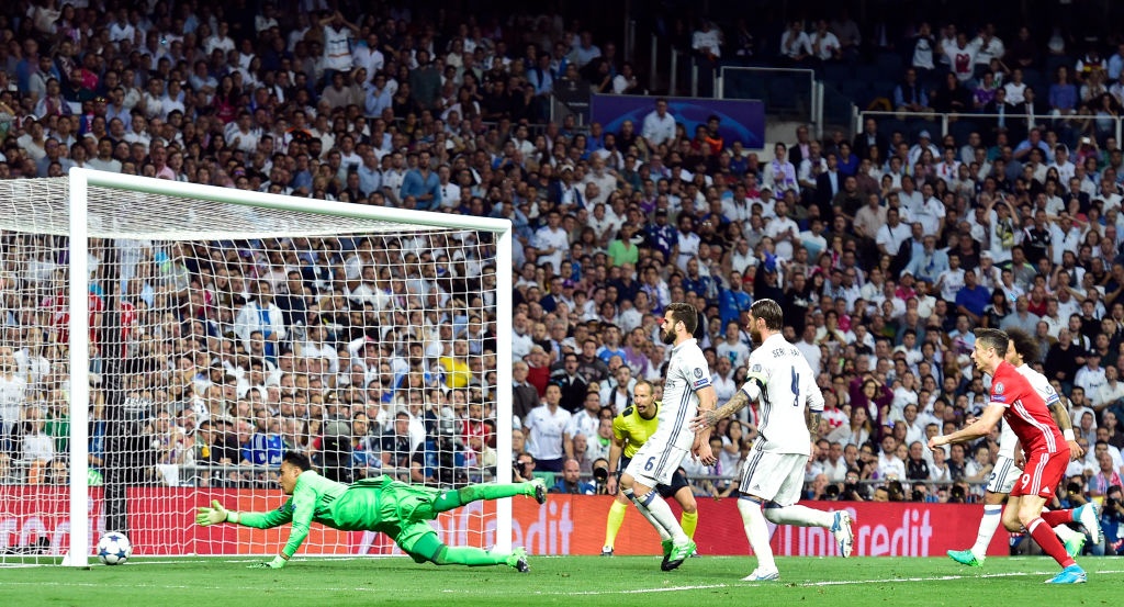 Ronaldo lap hat-trick,  Real nhoc nhan vuot ai Baye anh 7