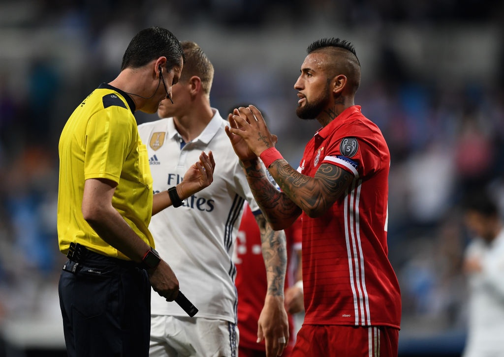 Ronaldo lap hat-trick,  Real nhoc nhan vuot ai Baye anh 8