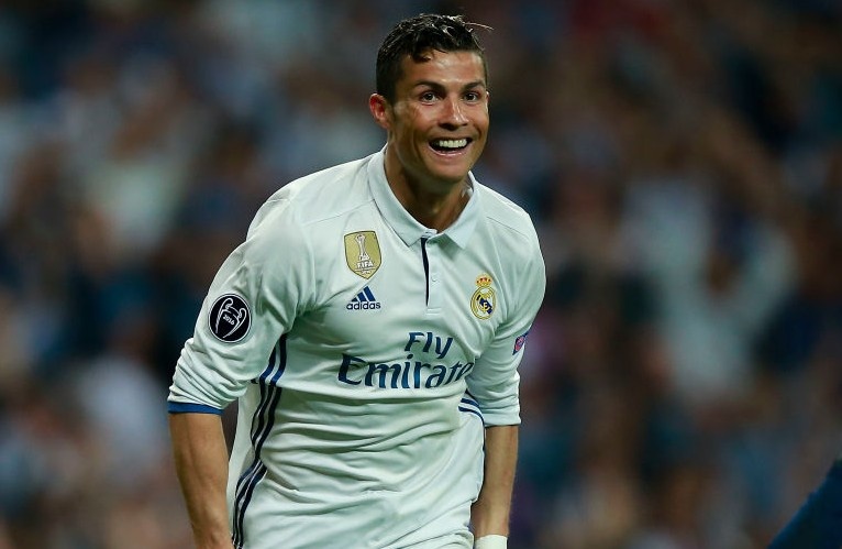 Sieu sao Ronaldo lap hat-trick, Real nhoc nhan vuot ai Bayern hinh anh