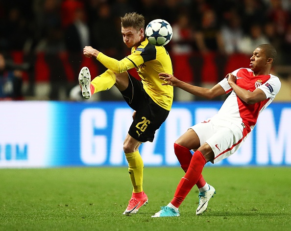 Messi dan dau doi hinh te nhat tu ket cup C1 anh 2