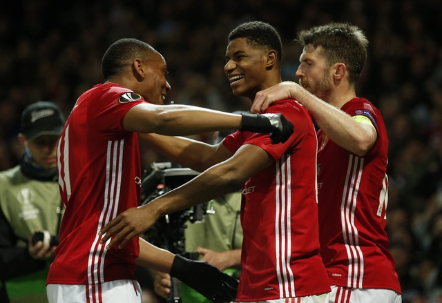'Nguoi hung' Rashford cuoi tuoi sau man giai cuu Man Utd hinh anh
