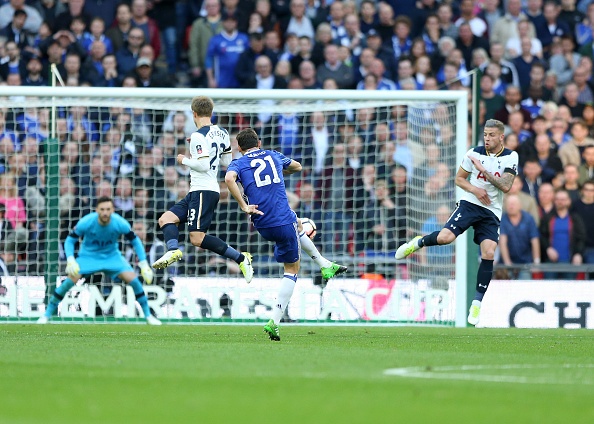 Bieu cam hai huoc cua kurt zouma anh 1