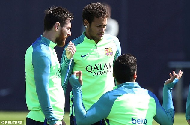 Tam trang trai nguoc cua Ronaldo,  Messi anh 3