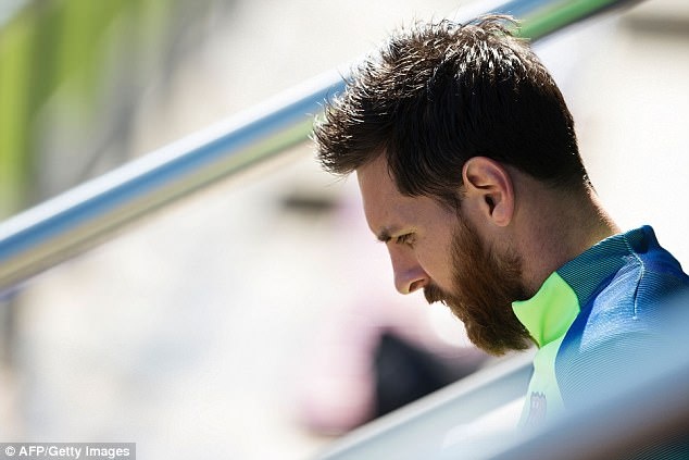 Tam trang trai nguoc cua Ronaldo,  Messi anh 5