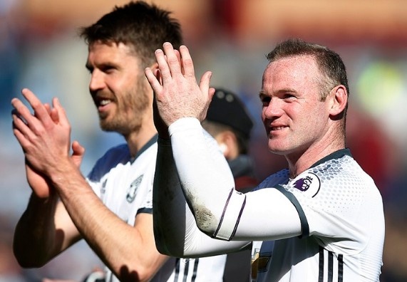 MU pha dop 40 nam sau tran thang Burnley hinh anh