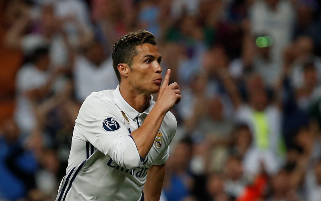 Tam trang trai nguoc cua Ronaldo,  Messi anh 9