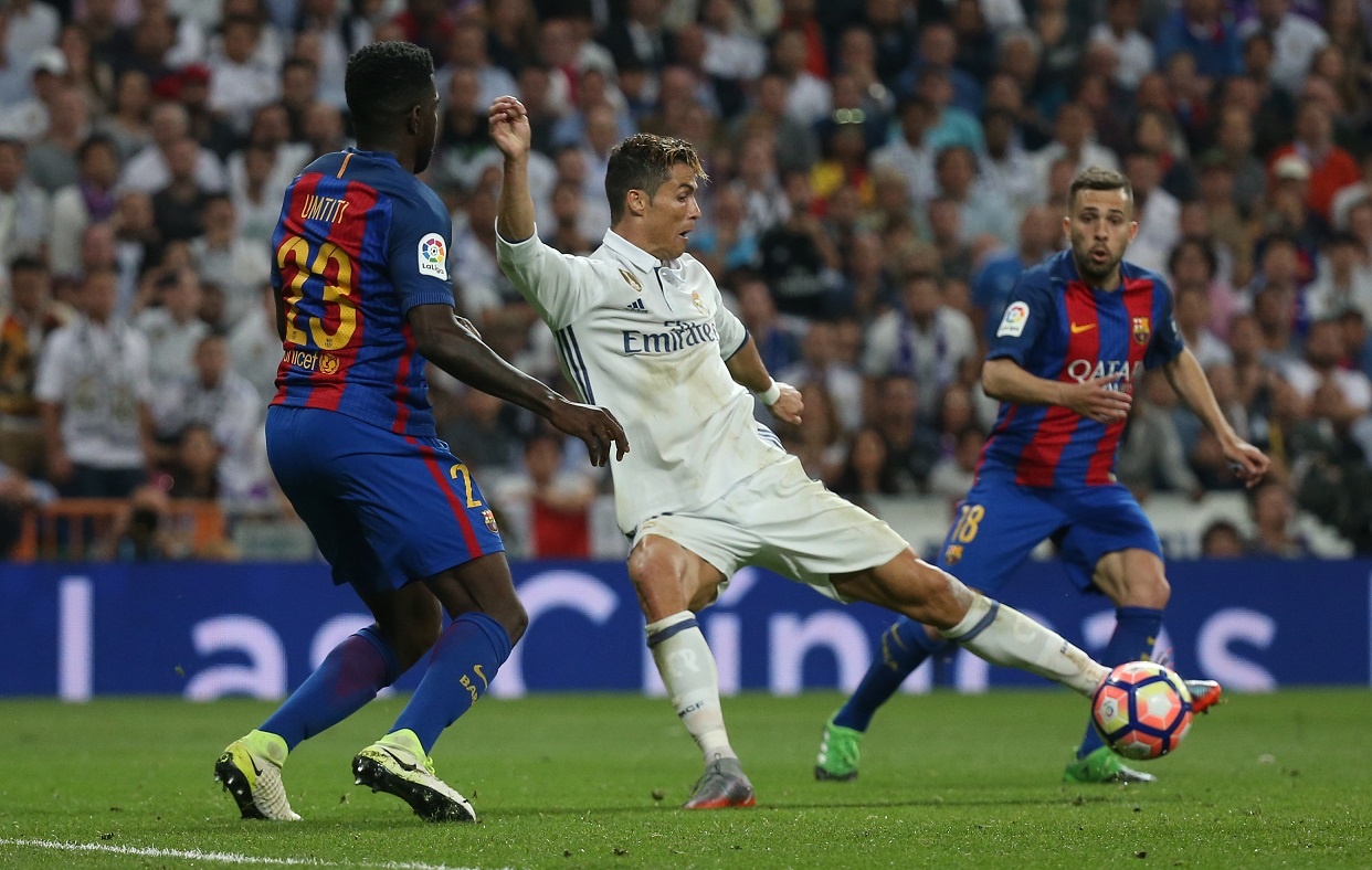 Ronaldo bat luc trong ngay Messi ruc sang anh 5