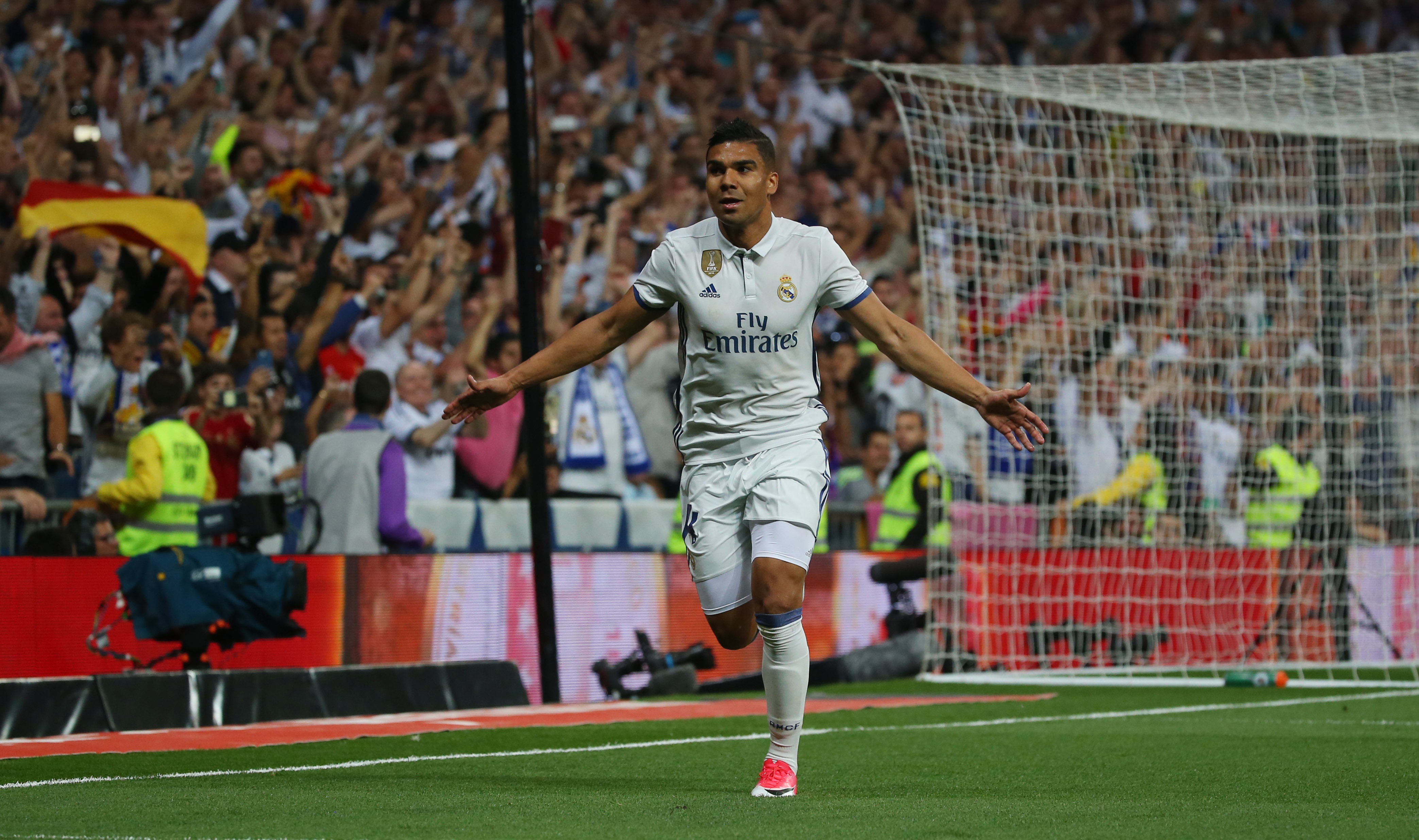 Messi chay mau mom anh 9