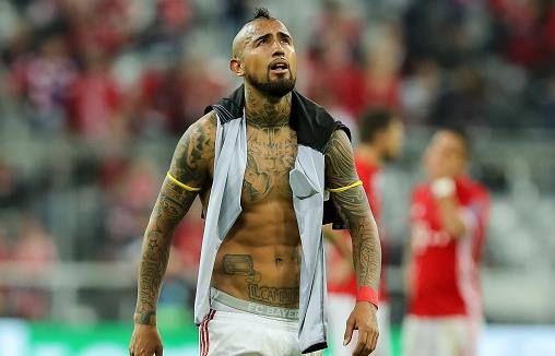 Em re Vidal bi ban chet giua ban ngay hinh anh