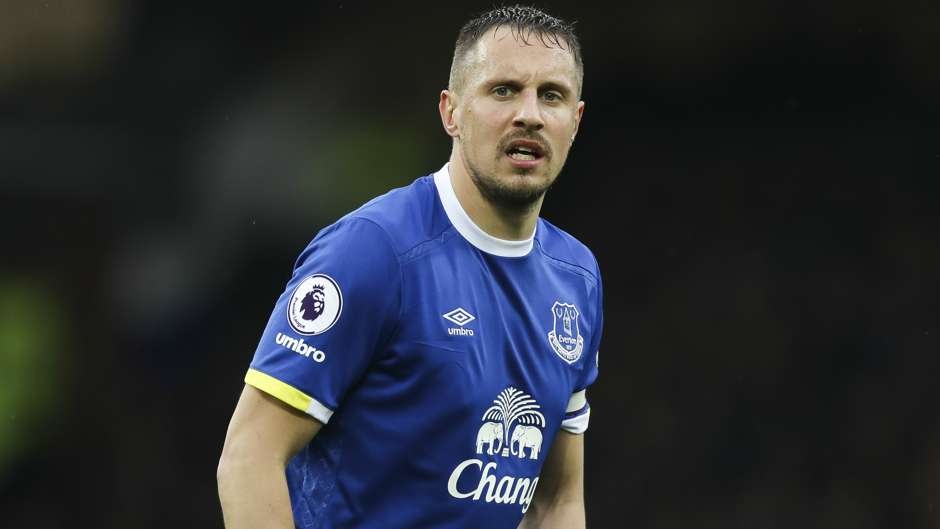 Doi hinh te nhat vong 35 Premier League anh 4