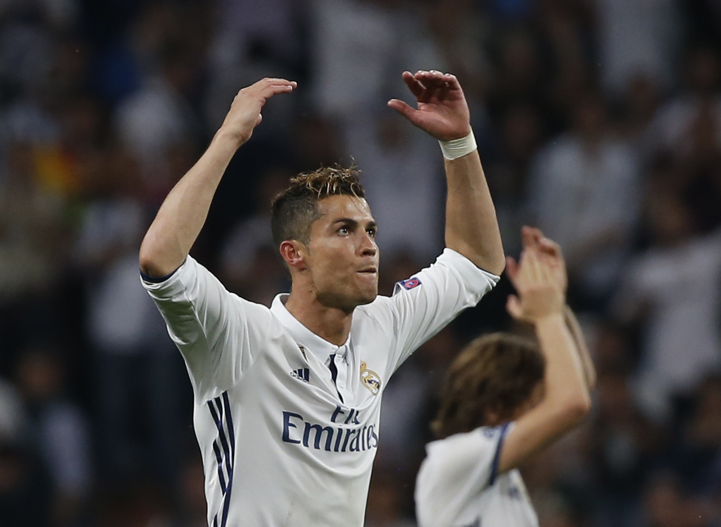 Ronaldo nhan diem 10 sau man huy diet Atletico anh 11