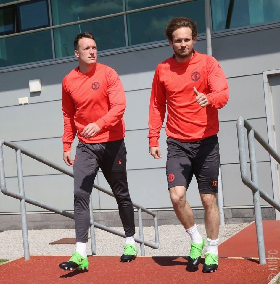 Mourinho 'gia kho' de danh lac huong truyen thong anh 1