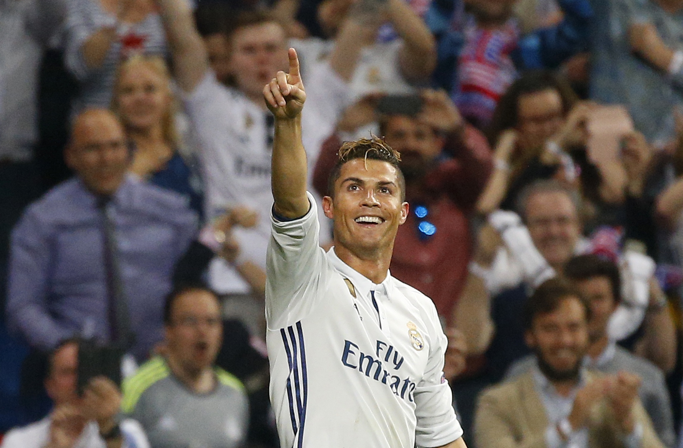 Ronaldo thiet lap hang loat ky luc moi anh 7