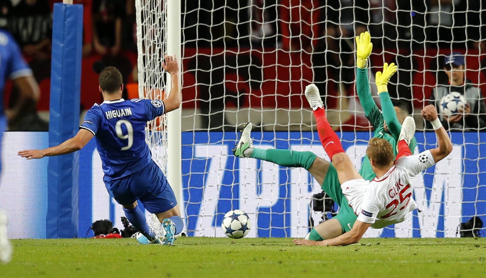 Juventus lap ky luc chua tung co anh 9