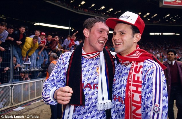 MU cong bo mau ao san khach mua 2017/18 anh 4