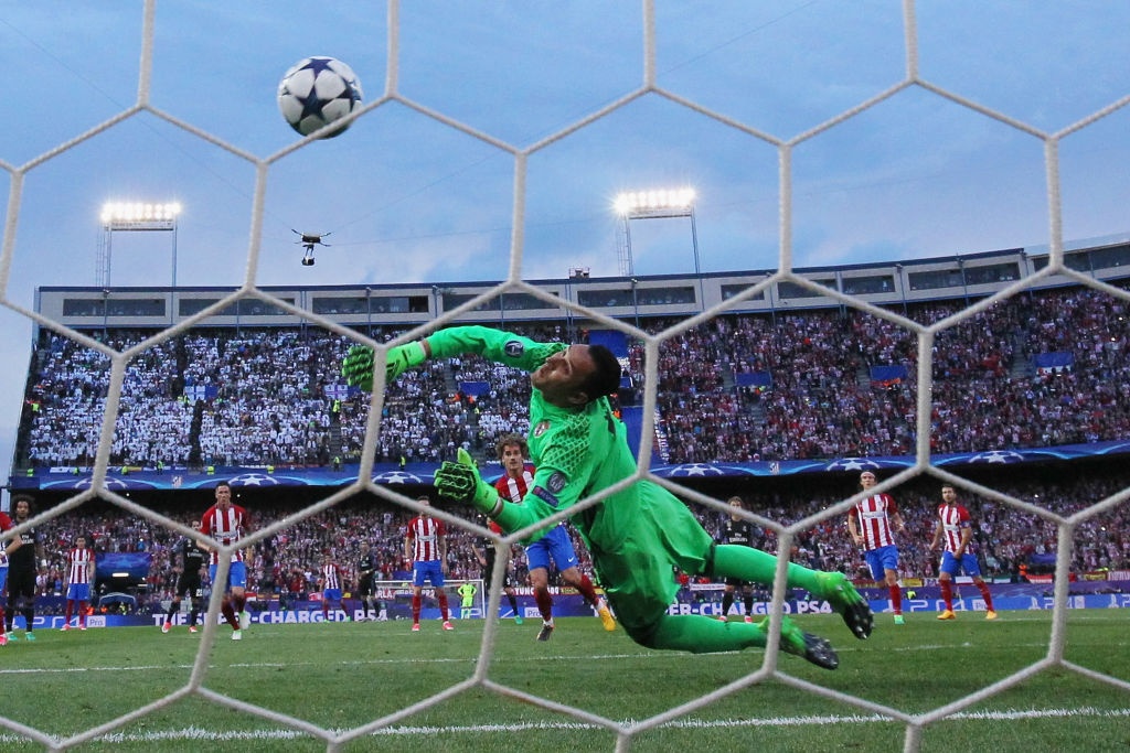 Cham diem Atletico 2-1 Real: Cuu tin Isco anh 1