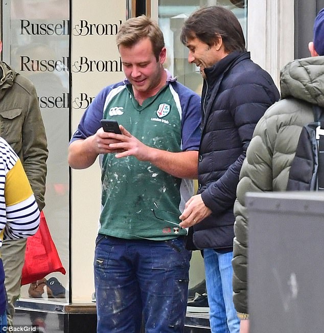 Conte thảnh thơi dạo phố ảnh 6 Conte thanh thoi dao pho anh 6