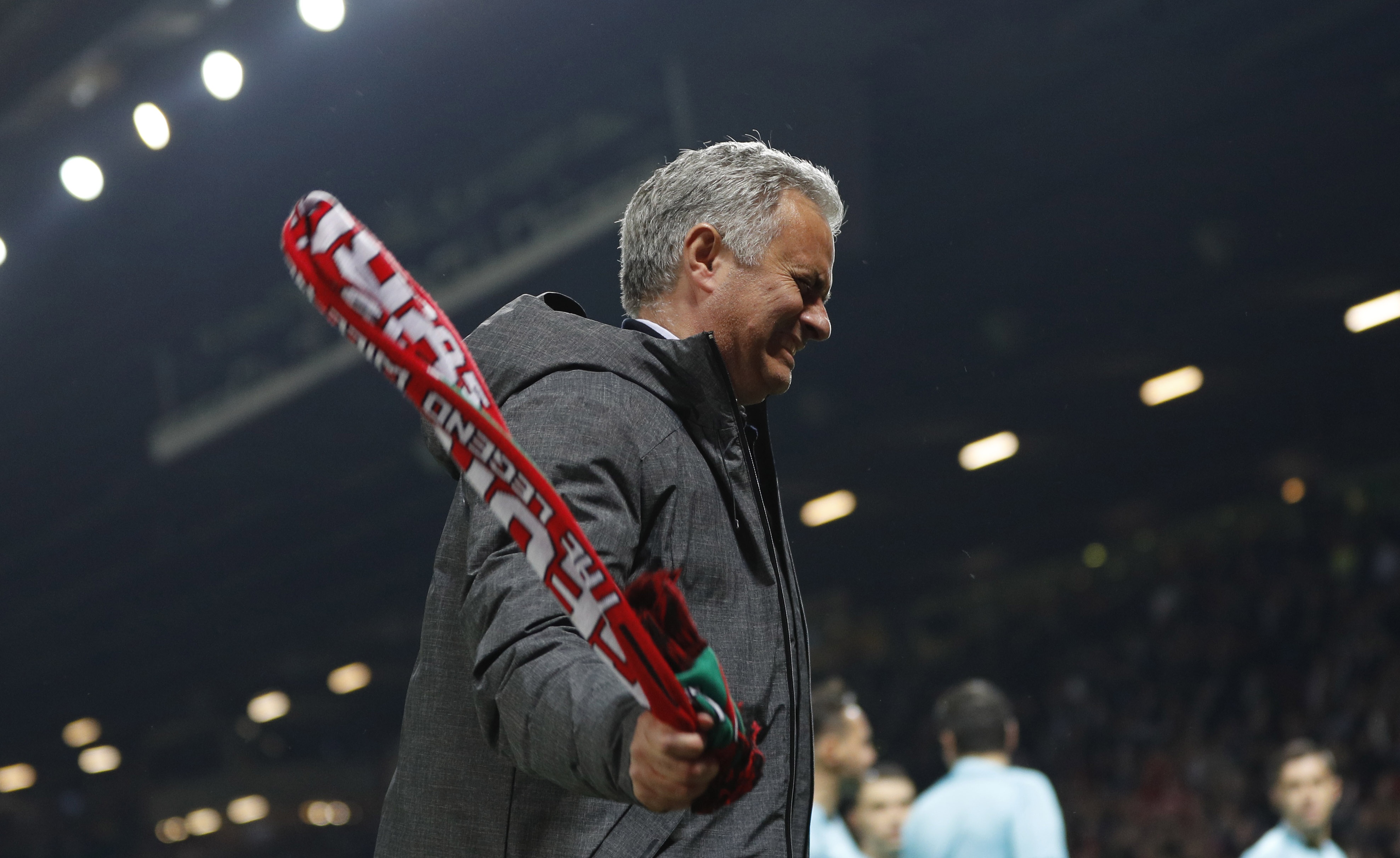 Mourinho ăn mừng cuồng nhiệt ảnh 2 Mourinho an mung cuong nhiet anh 2
