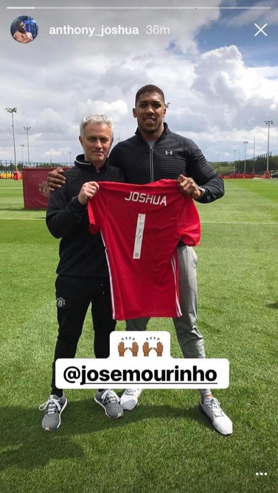 Nhà vô địch quyền Anh hạng nặng yêu MU ảnh 1 Nha vo dich quyen Anh hang nang yeu MU anh 1