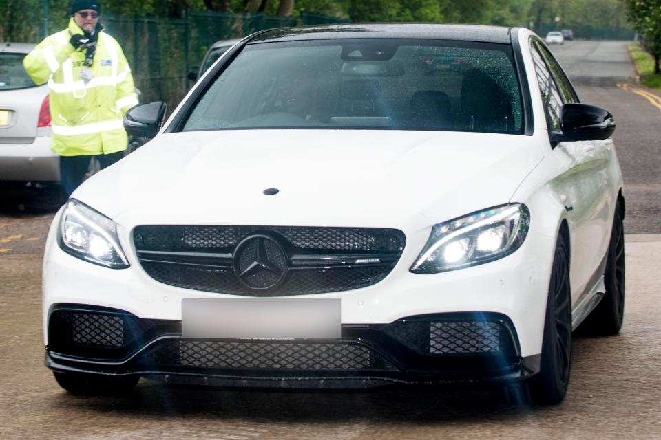 Dan xe sang do bo san tap Carrington anh 4