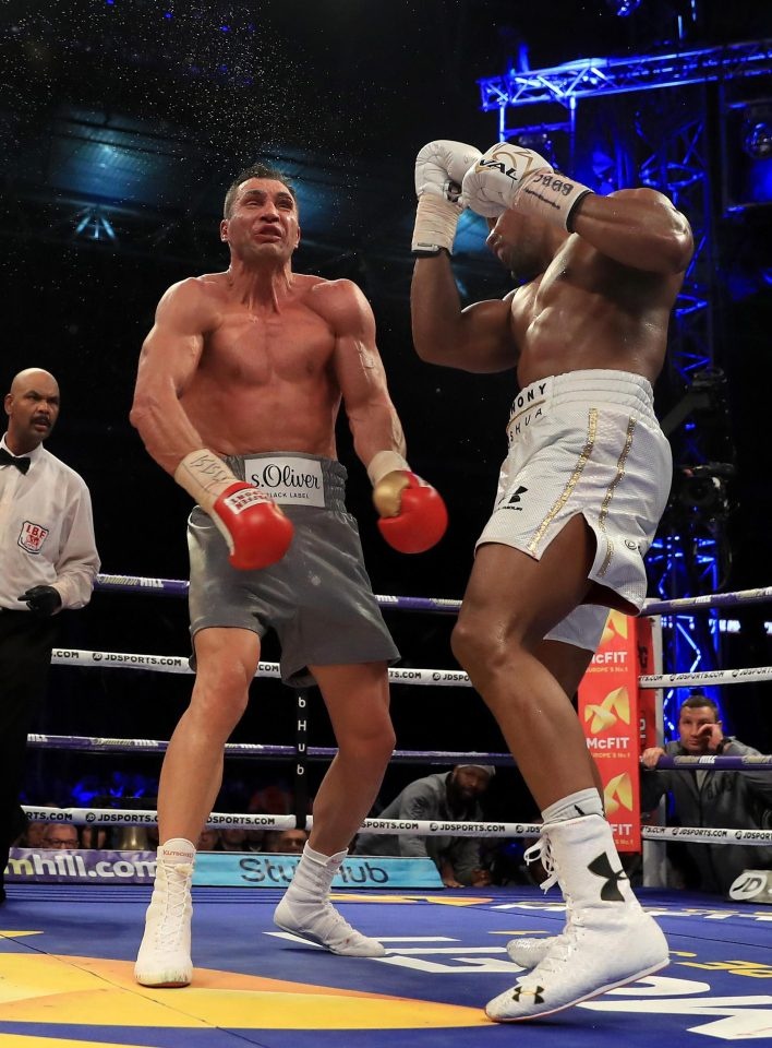 Nhà vô địch quyền Anh hạng nặng yêu MU ảnh 5 Nha vo dich quyen Anh hang nang yeu MU anh 5