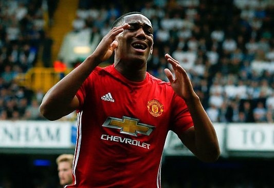 Tung doi hinh du bi, MU thua tran thu 2 lien tiep hinh anh